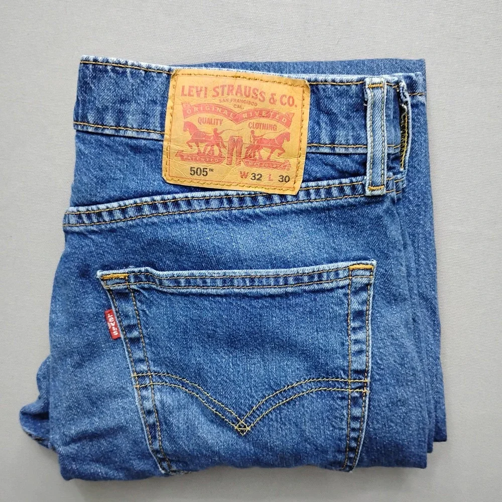 Levis 505 Regular Fit Jeans Mens 32x30 Medium Wash Blue Denim